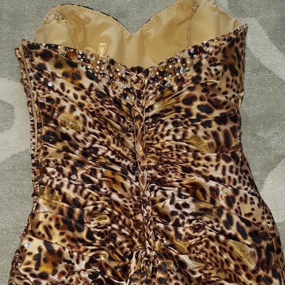 Formal gown - Picture 3 of 8